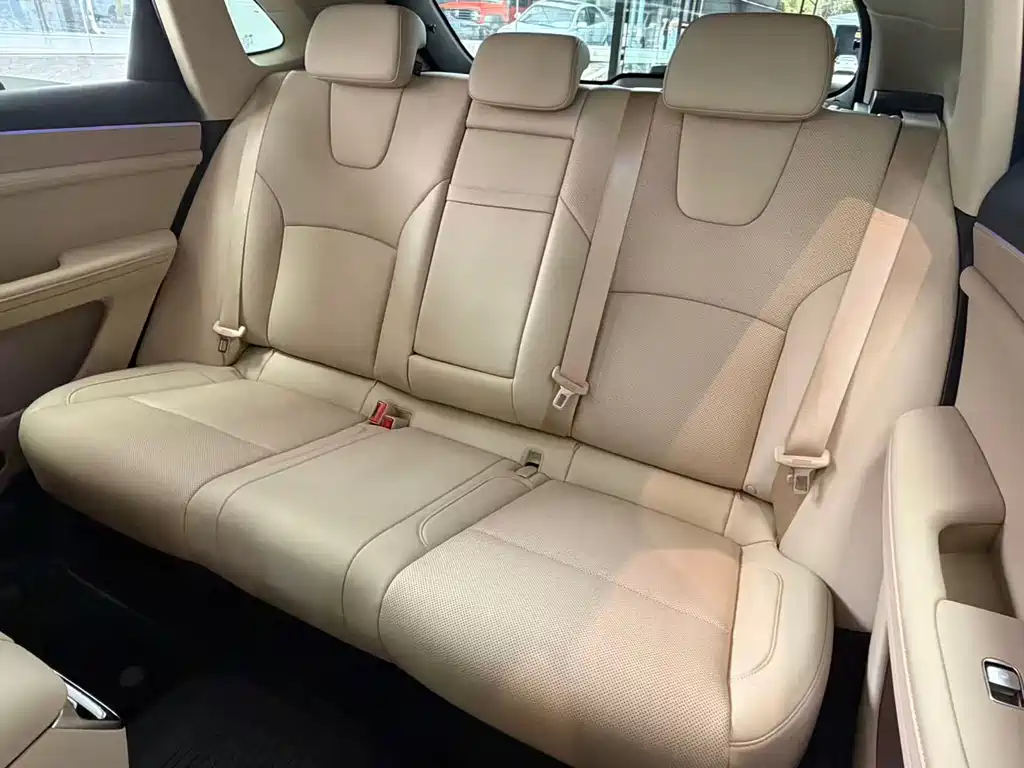 AITO ASK THE WORLD M5