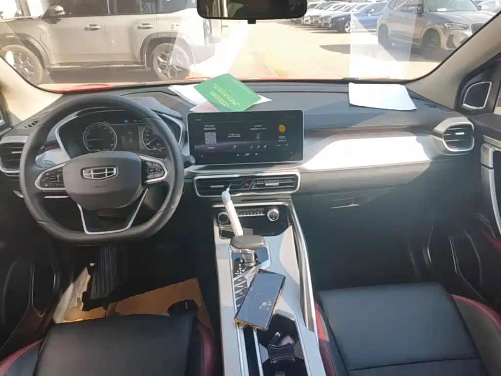 Geely Binyue — миниатюра 10