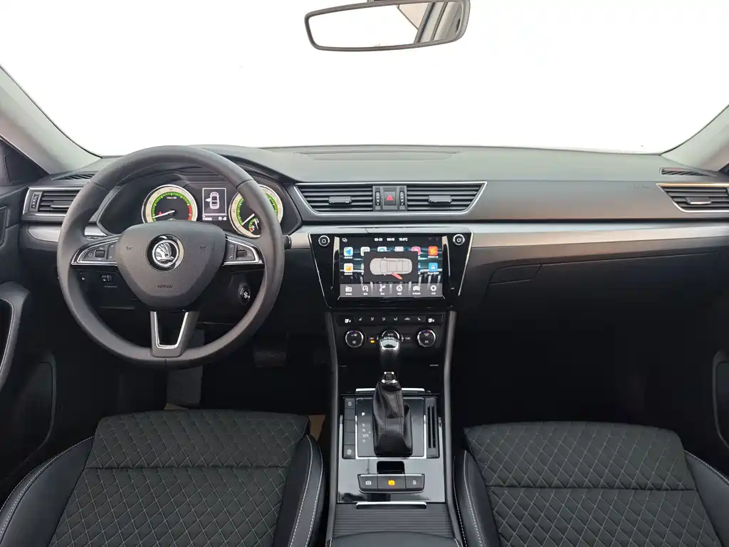Skoda Superb — миниатюра 9