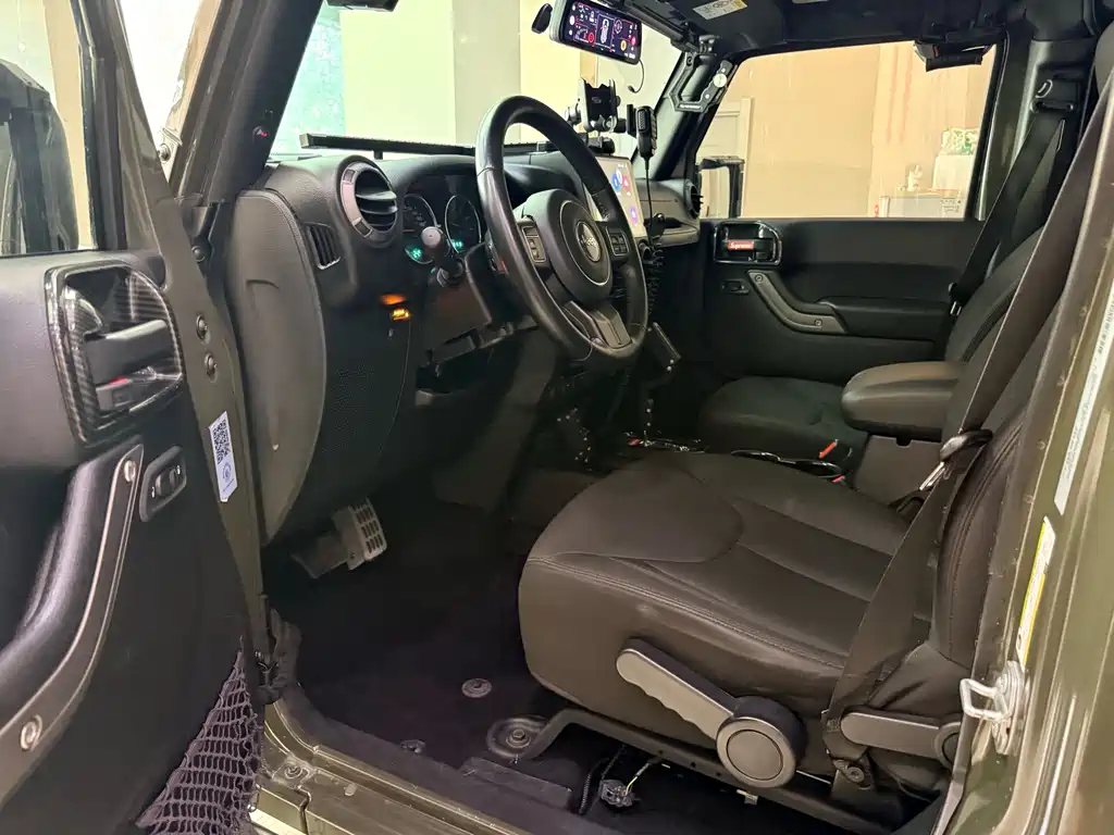 Jeep Wrangler — миниатюра 8