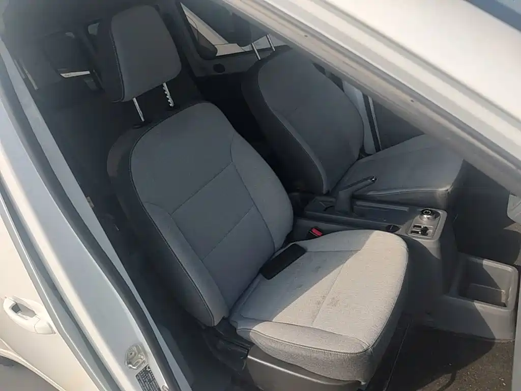 Wuling Yangguang — миниатюра 25