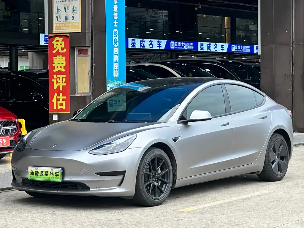 Tesla Model 3 2022