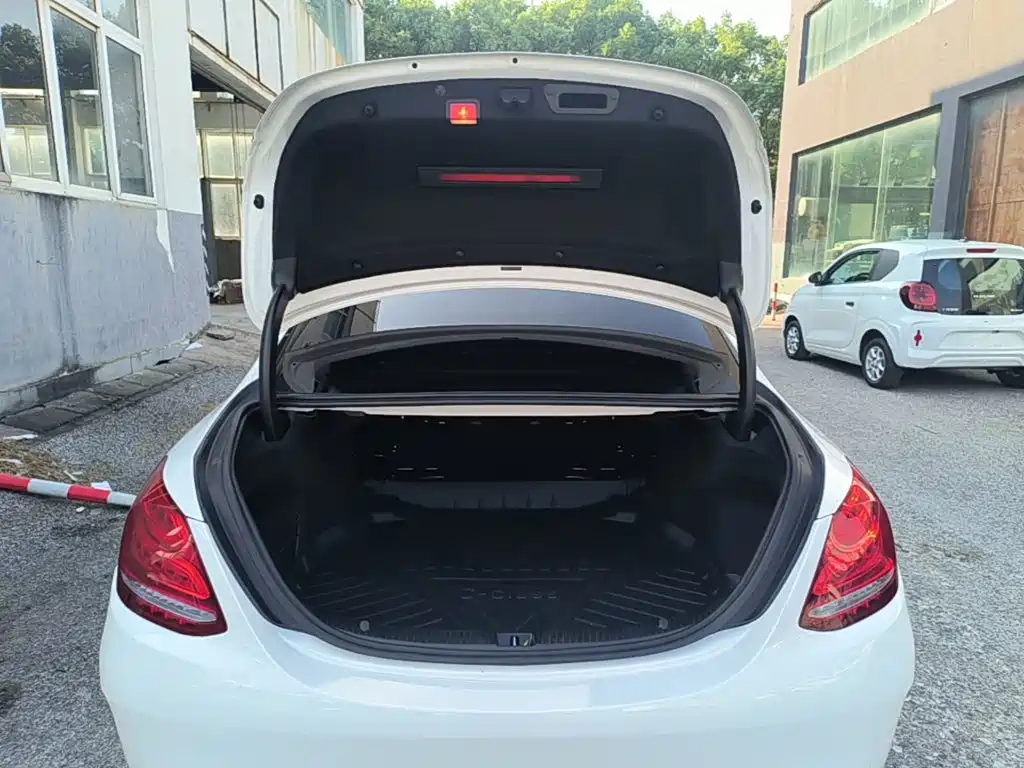 Mercedes-Benz C-Class — миниатюра 19