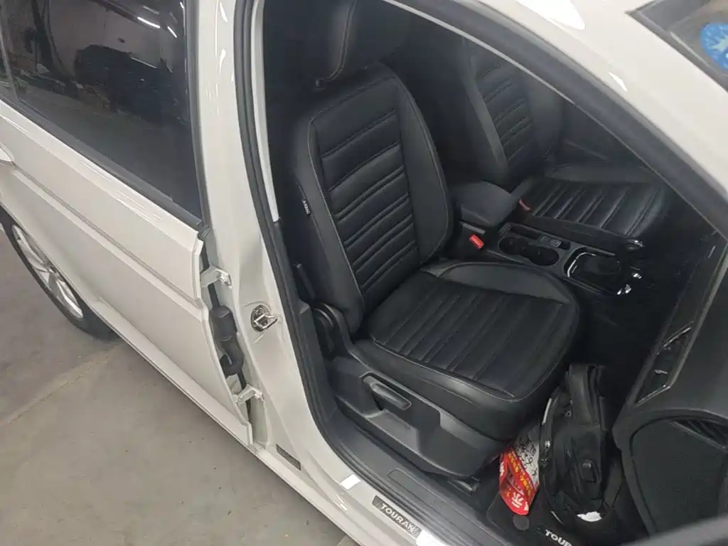 Volkswagen Touran — миниатюра 25