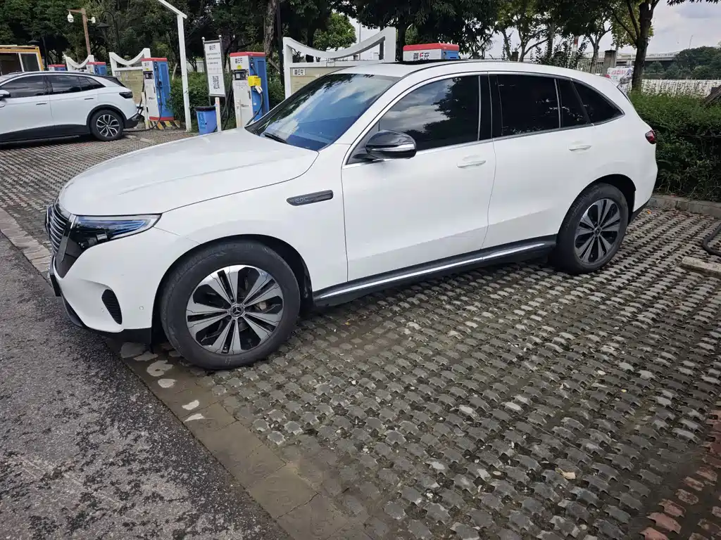 Mercedes-Benz EQC — миниатюра 9