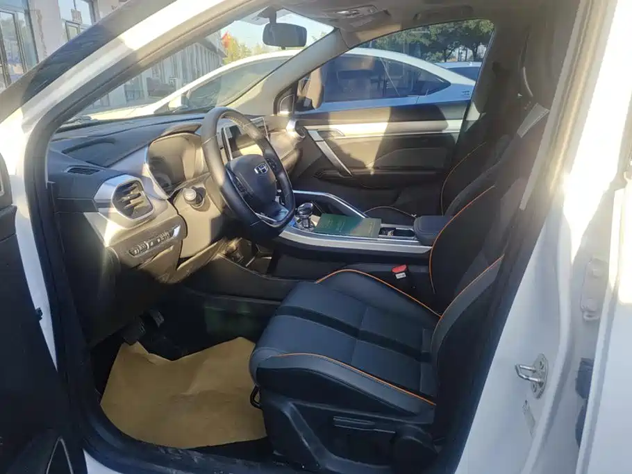 Geely Binyue — миниатюра 9