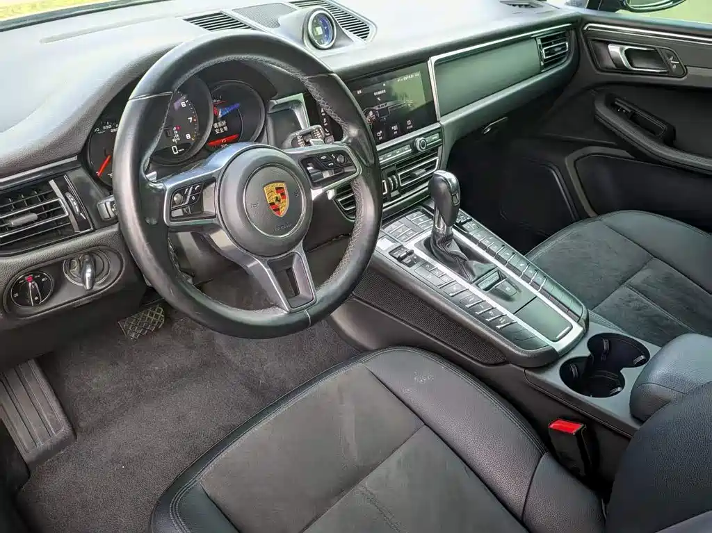 Porsche Macan — миниатюра 5