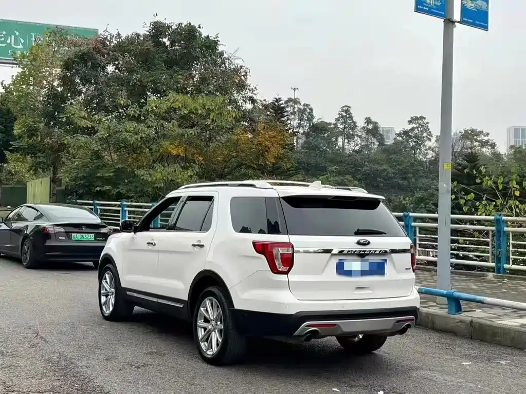FORD EXPLORER