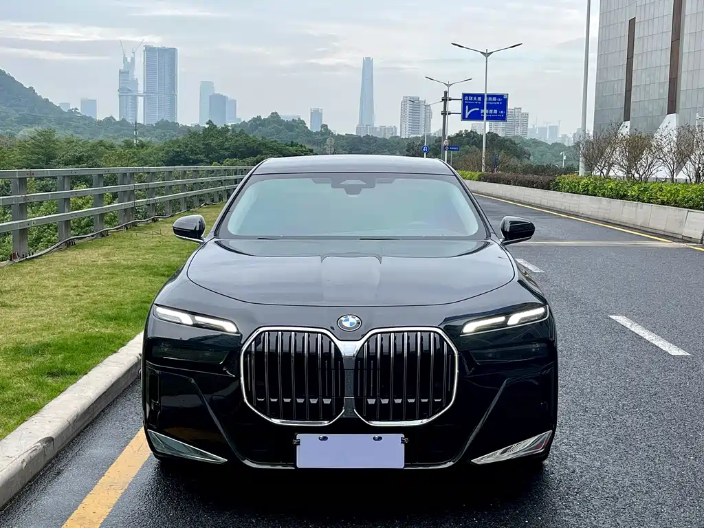 BMW 7 SERIES
