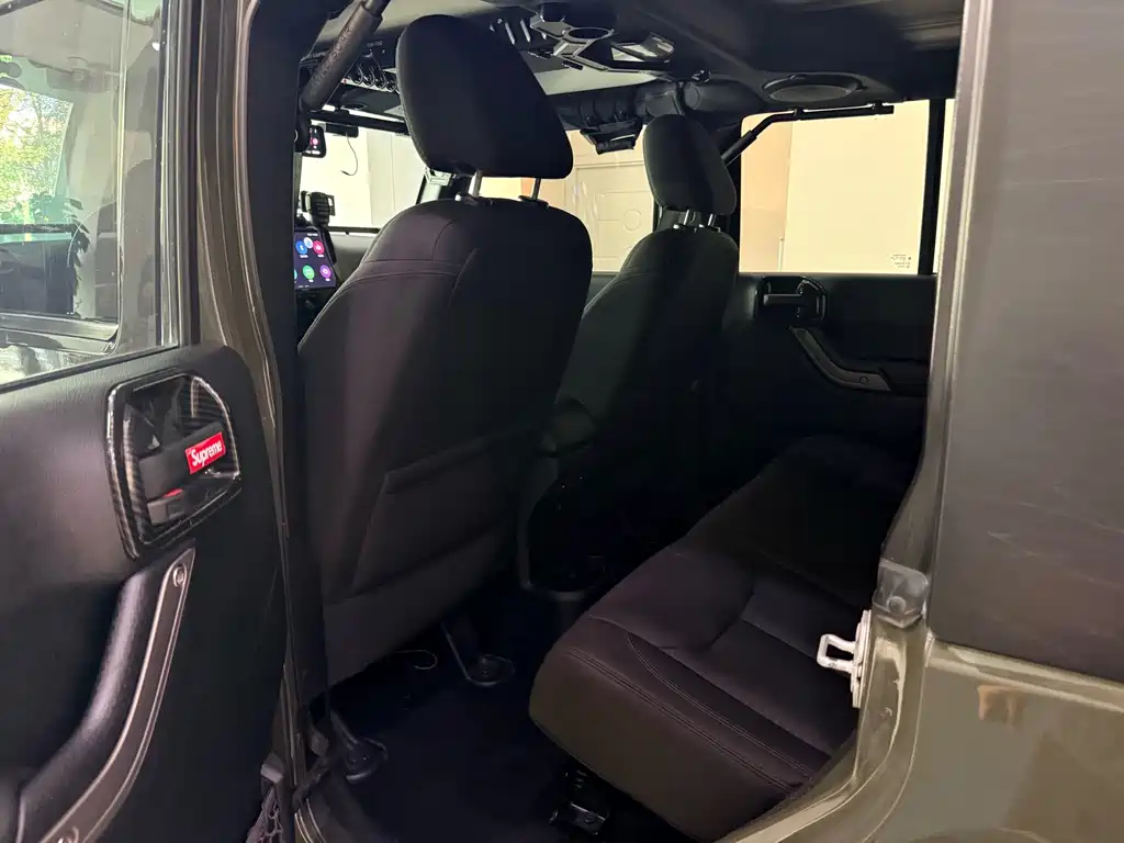 Jeep Wrangler — миниатюра 9
