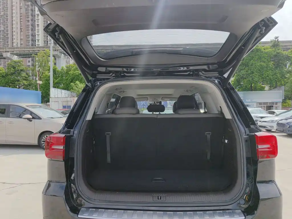 Roewe RX8 — миниатюра 19