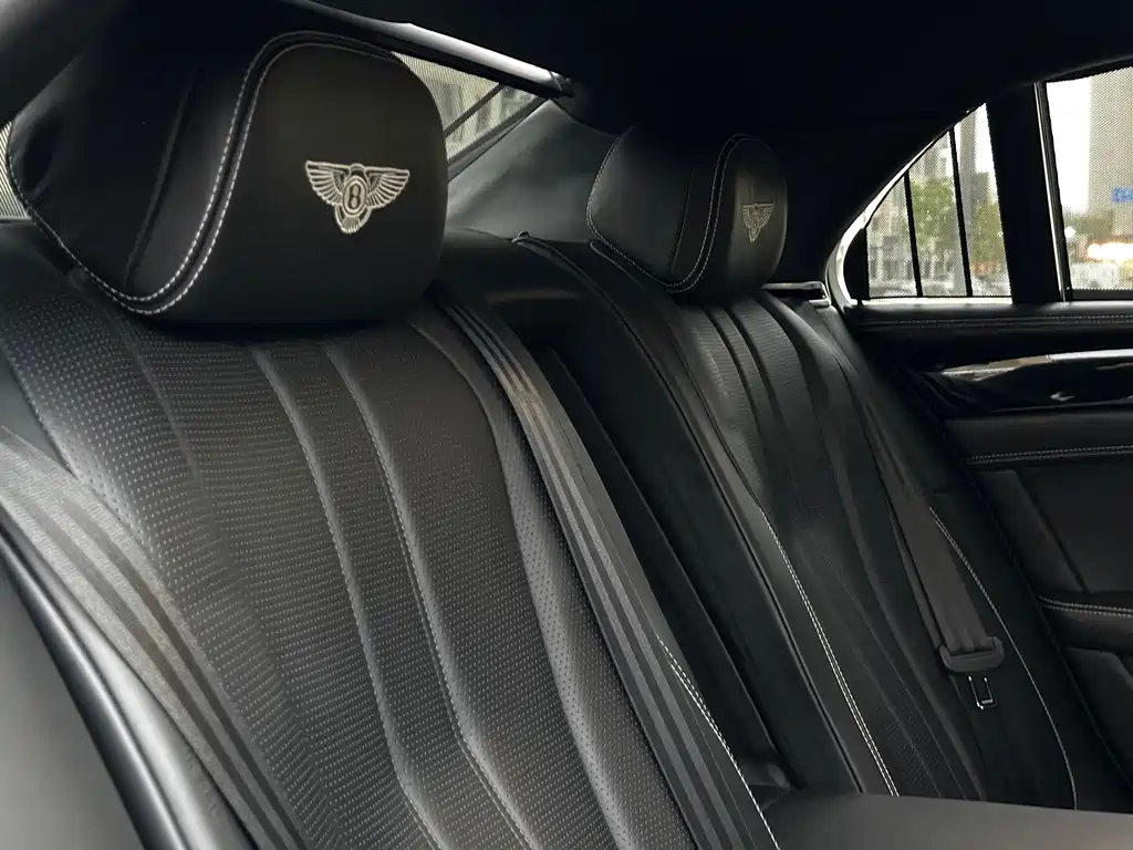 Bentley Flying Spur — миниатюра 34