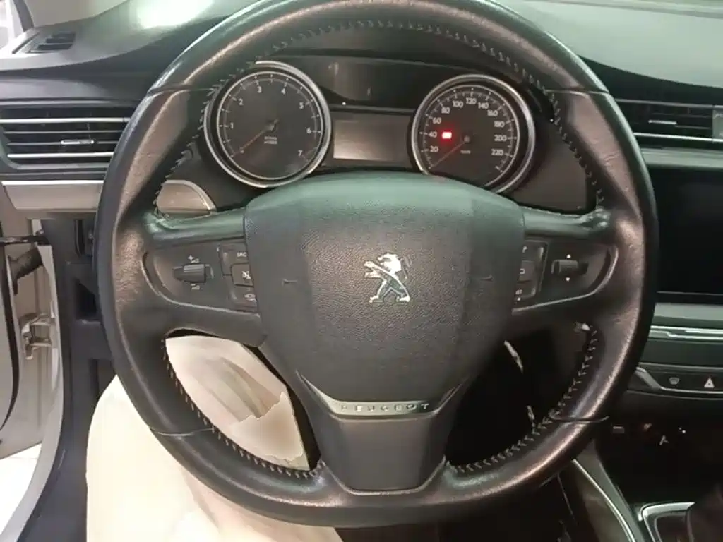 Peugeot 408 — миниатюра 11