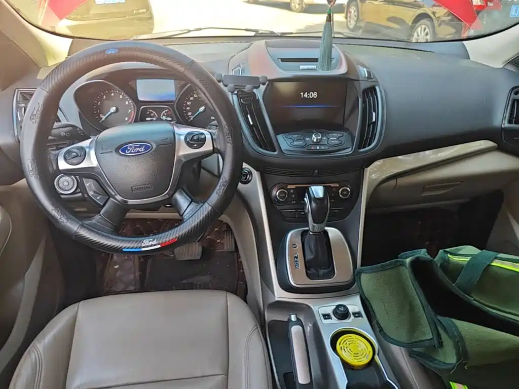Ford Kuga — миниатюра 10