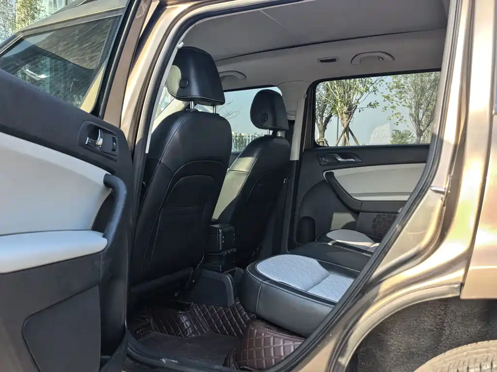 Skoda Yeti — миниатюра 7