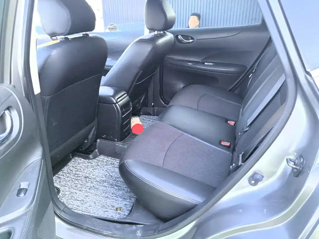 Nissan Tiida — миниатюра 9