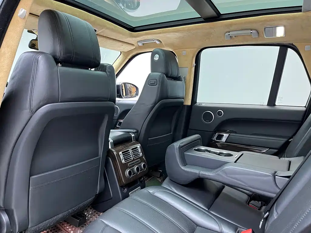 Land Rover Range Rover — миниатюра 5