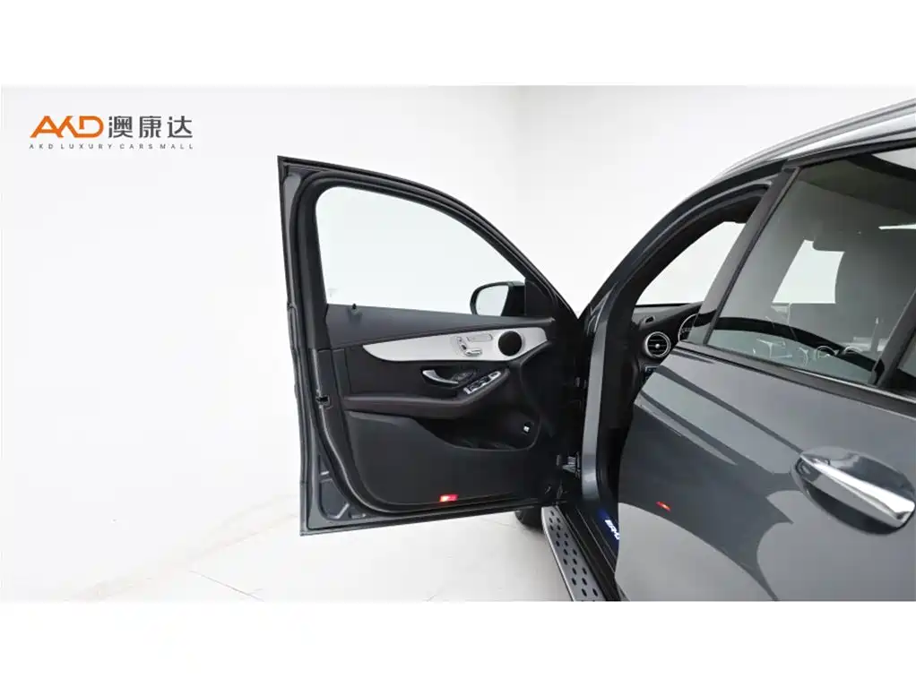 MERCEDES-BENZ GLC AMG