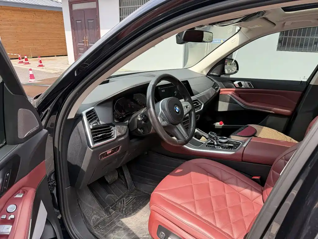 BMW X5 2022 xDrive 30Li Premium M Sport