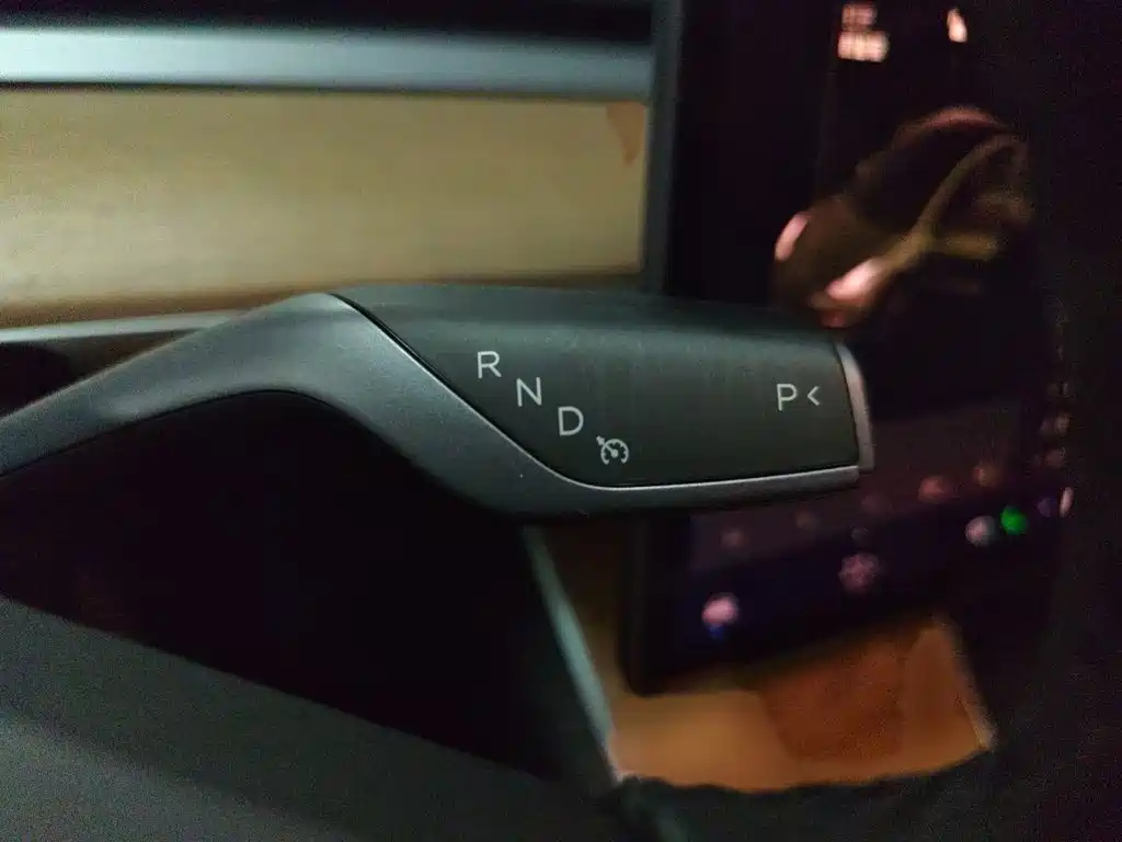 Tesla Model 3 — миниатюра 7