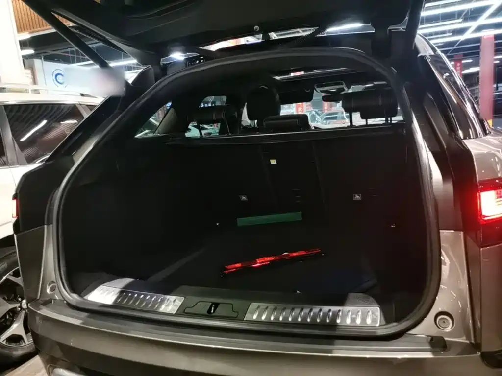 Land Rover Velar — миниатюра 19
