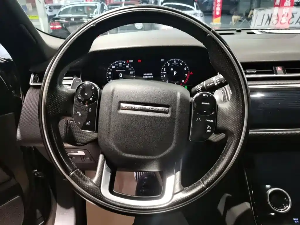 Land Rover Velar — миниатюра 11