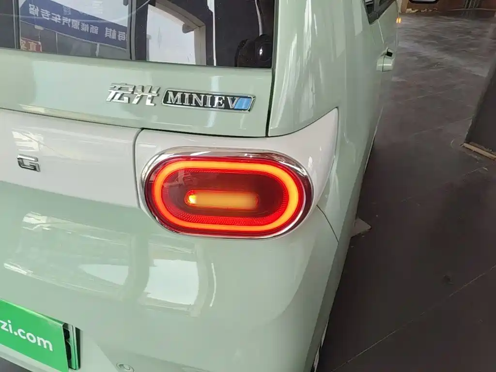 Wuling MINIEV — миниатюра 8