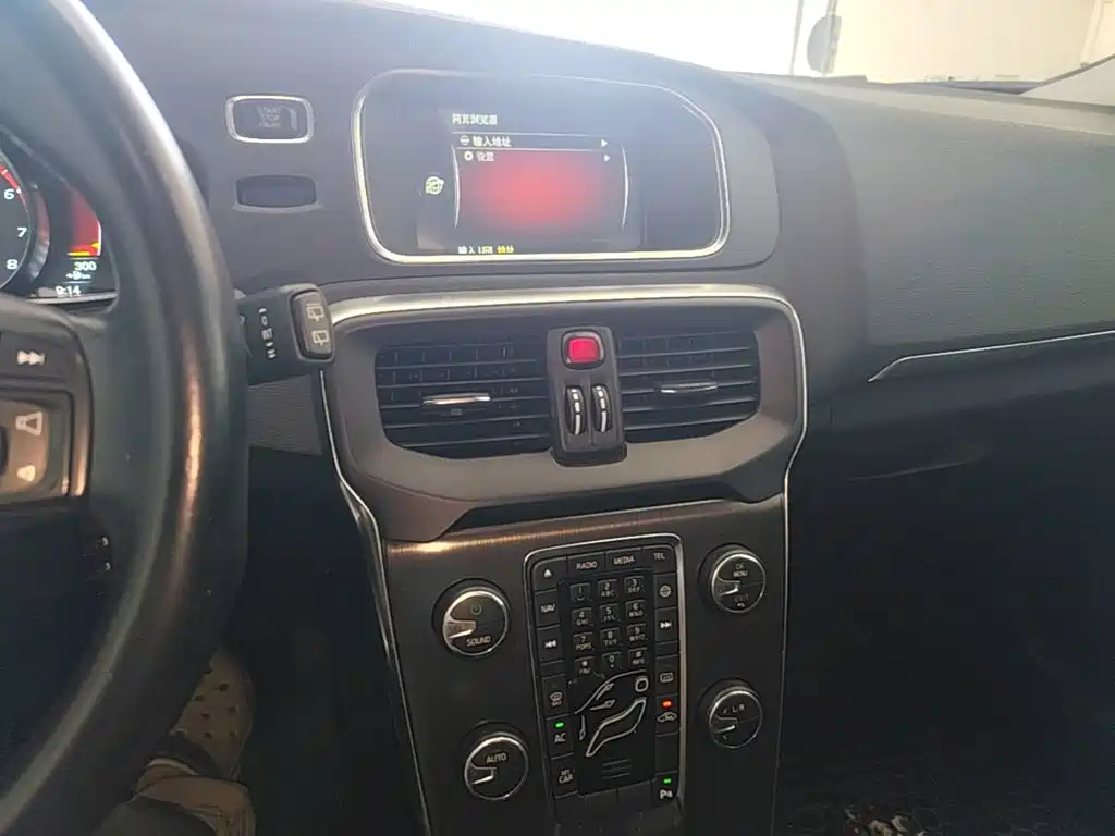 Volvo V40 — миниатюра 13