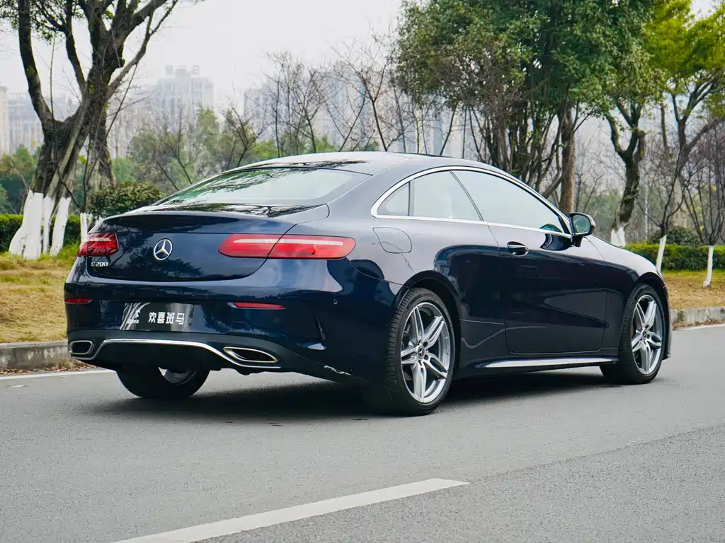 MERCEDES-BENZ E CLASS