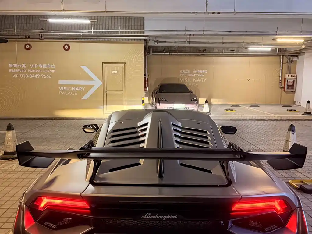 LAMBORGHINI HURACÁN