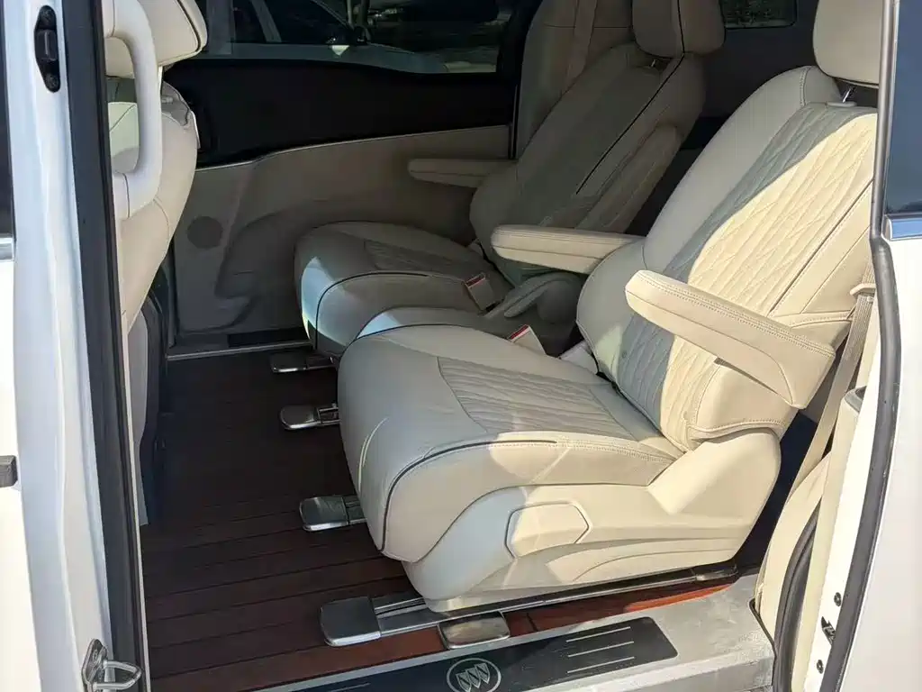 Buick GL8 — миниатюра 8