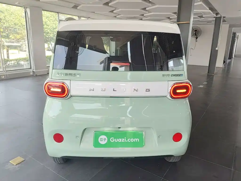Wuling MINIEV — миниатюра 6