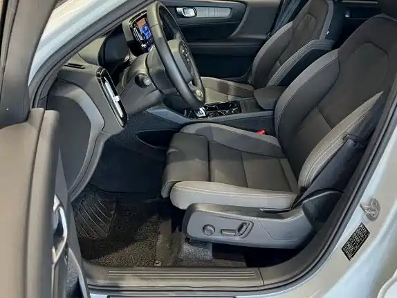 Volvo XC40 — миниатюра 8