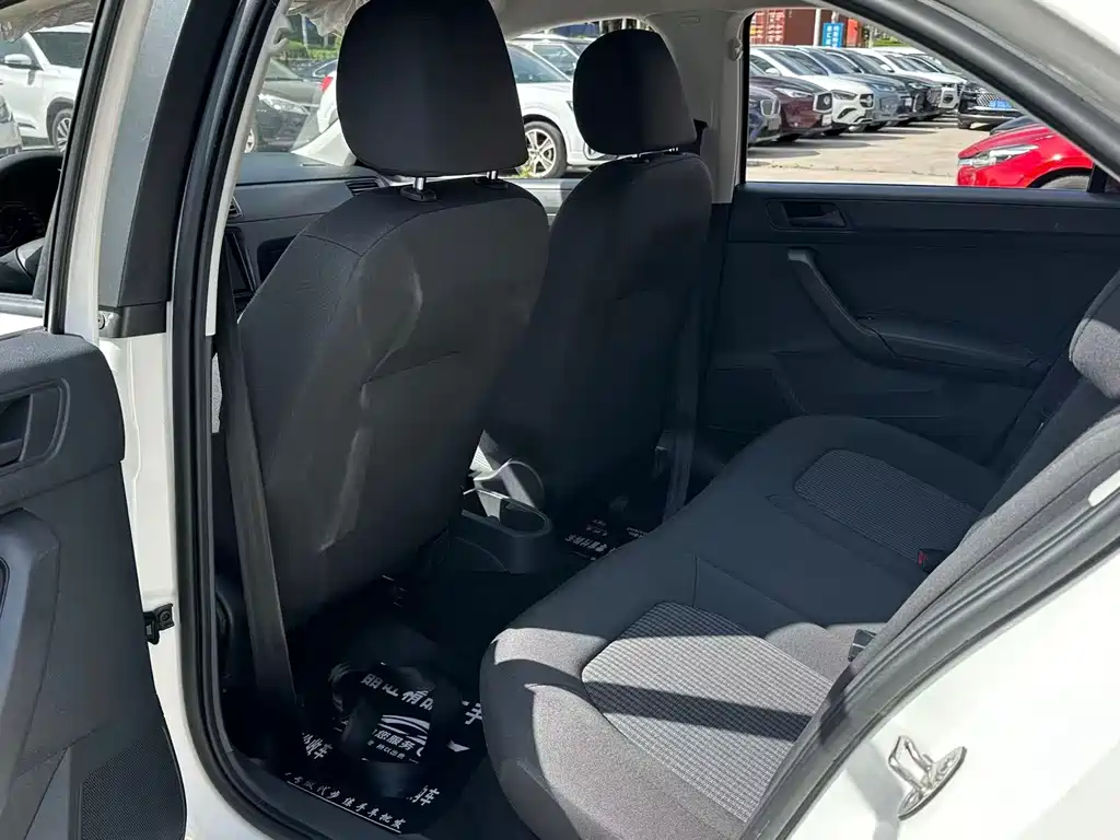 Volkswagen Santana — миниатюра 9