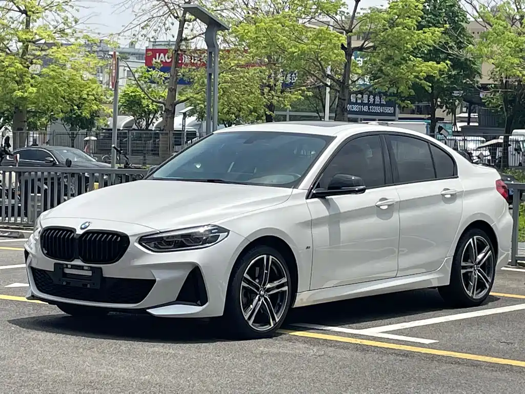 BMW 1 Series 2021