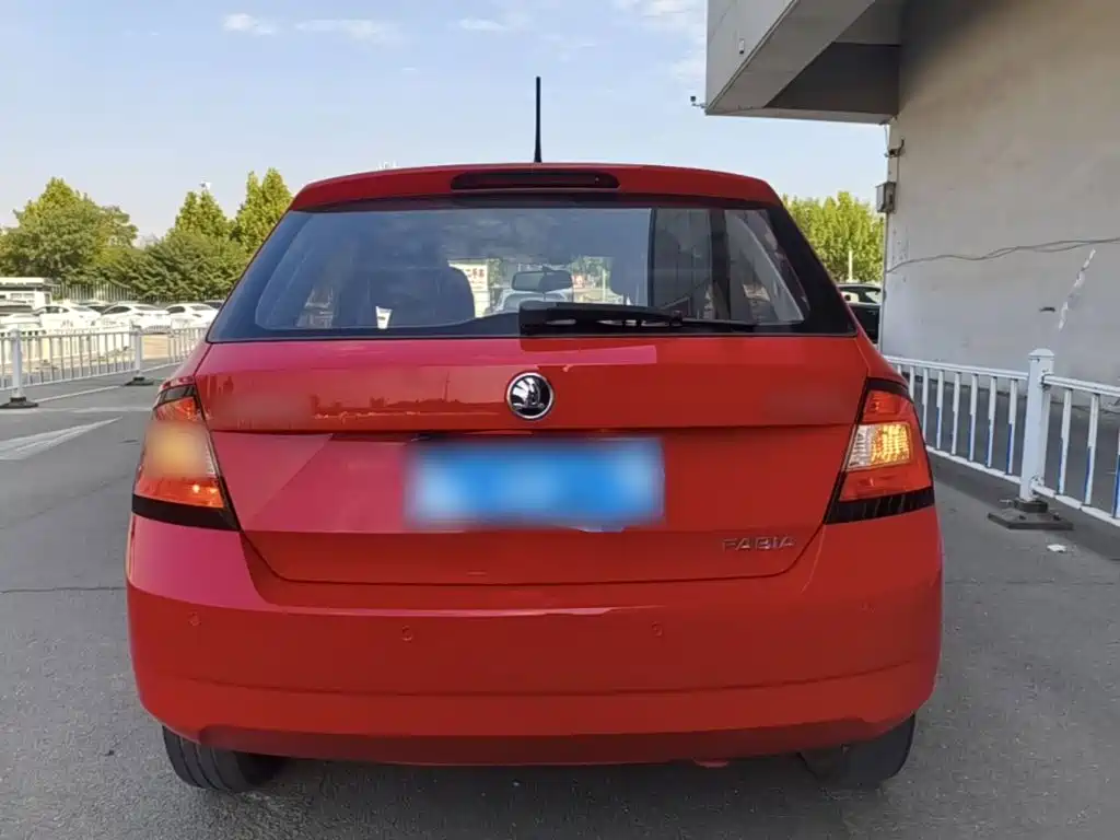 Skoda Fabia — миниатюра 6