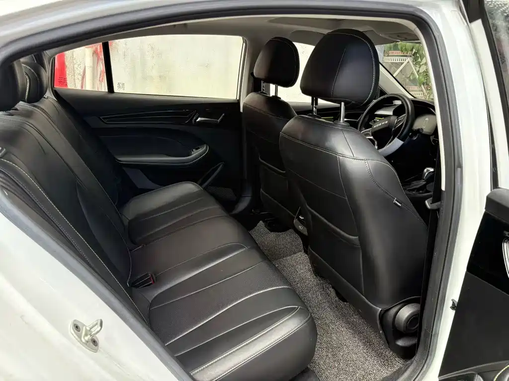 Roewe i5 — миниатюра 7