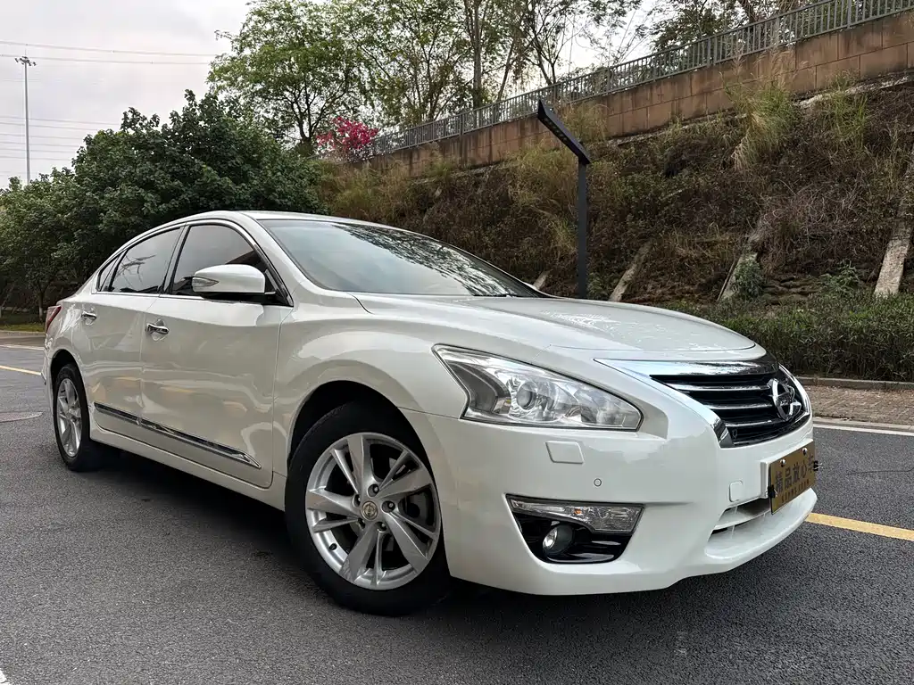 Nissan Altima 2015 2.5L XL Upper
