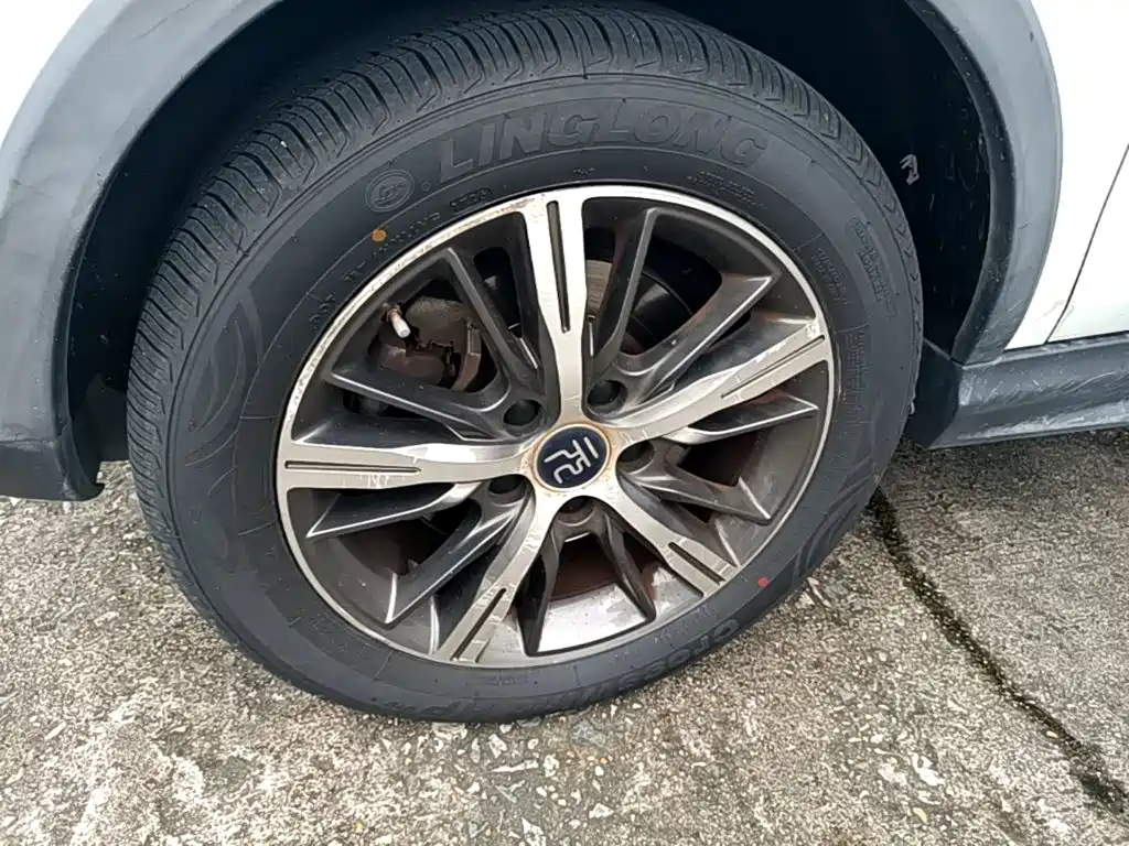 BYD Yuan EV — миниатюра 23