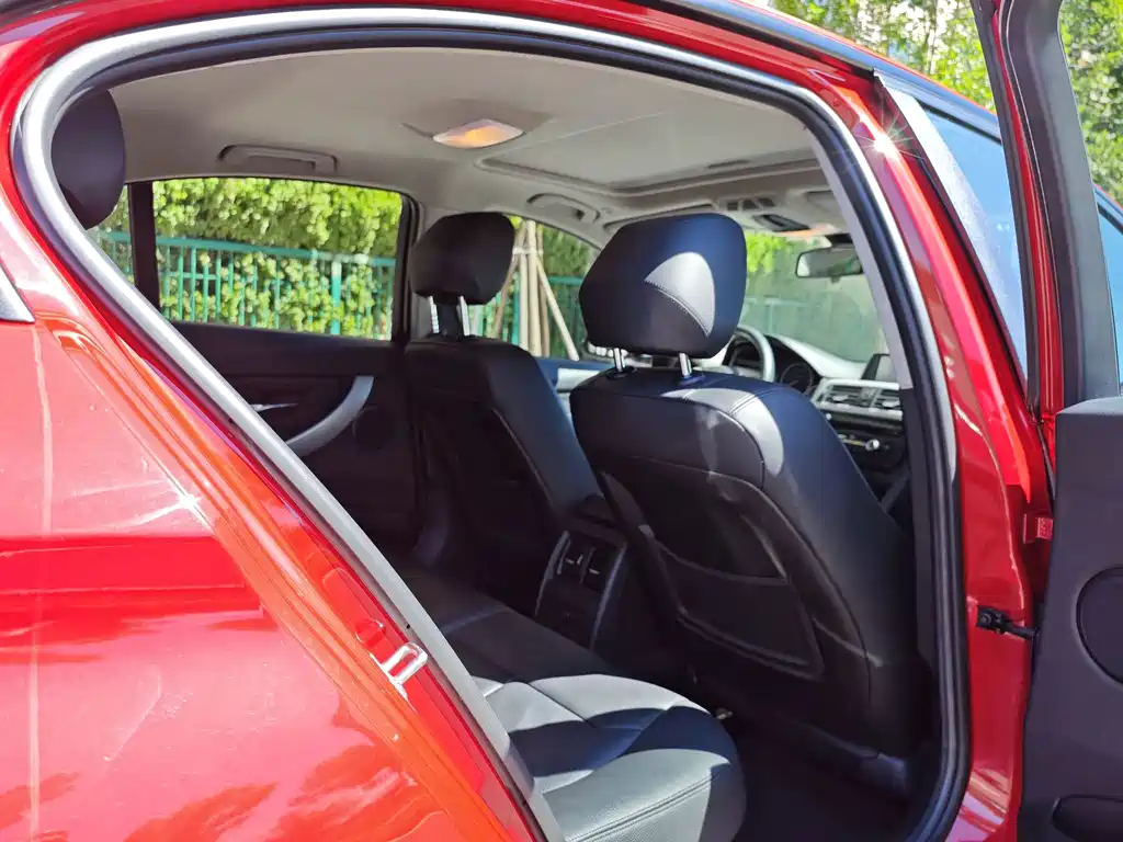 BMW 3 Series — миниатюра 18