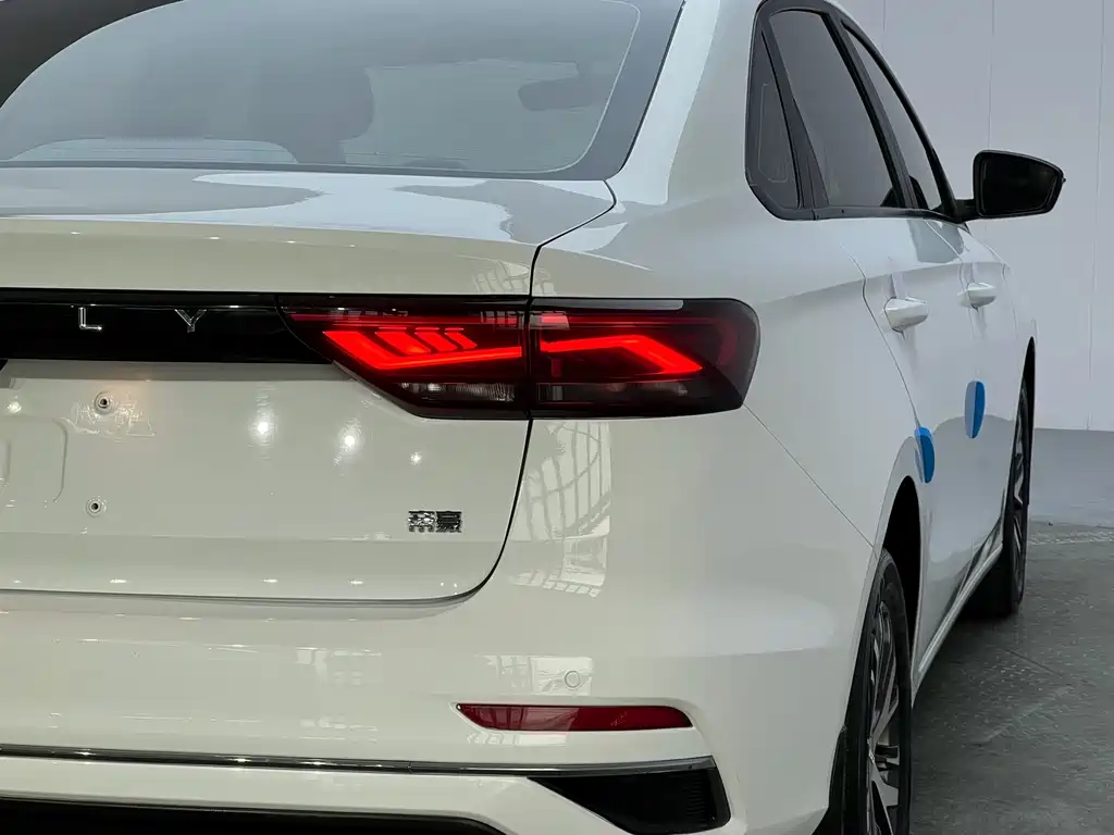 Geely Emgrand — миниатюра 23