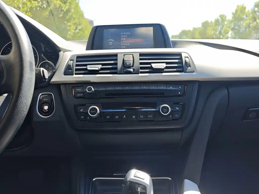 BMW 3 Series — миниатюра 23