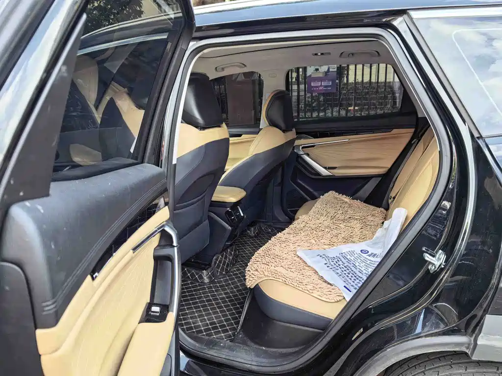 Geely Boyue L — миниатюра 11