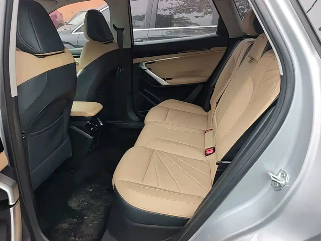 Geely Boyue L — миниатюра 17
