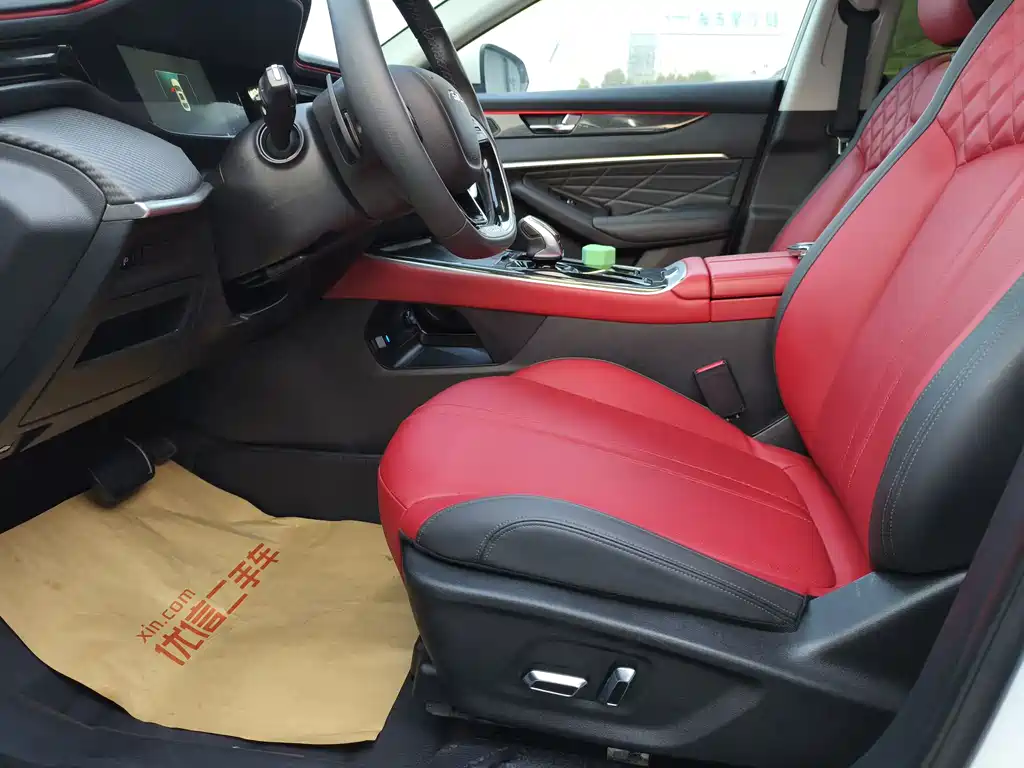 DONGFENG YI HYUN MAX