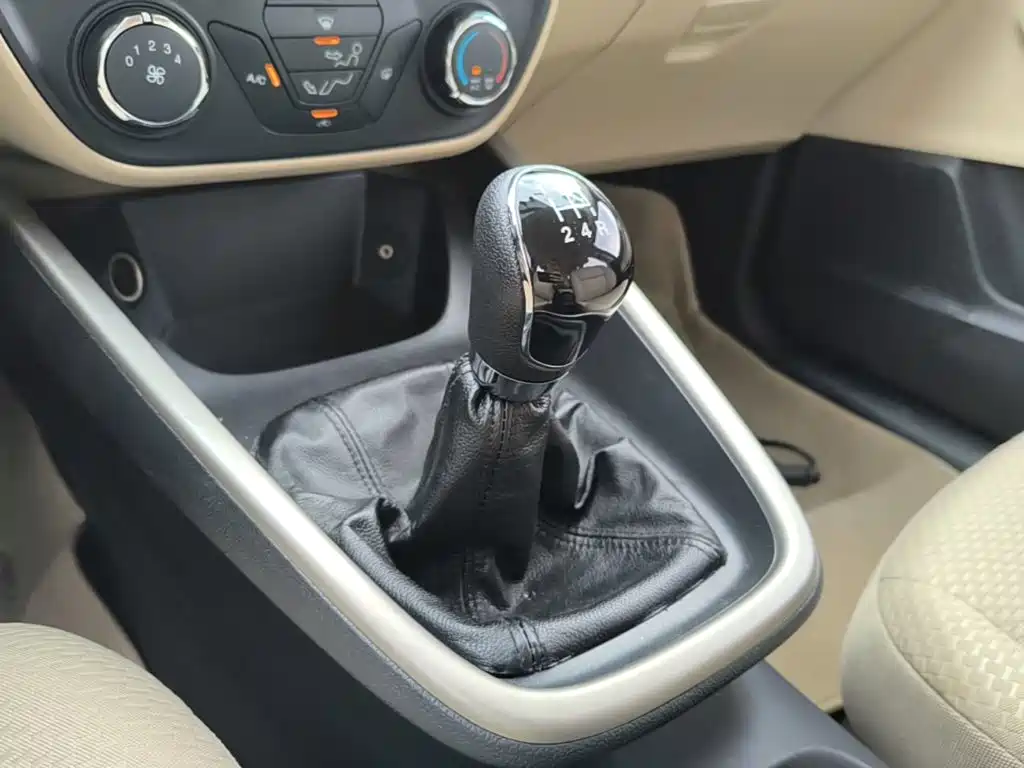 Ford Escort — миниатюра 14