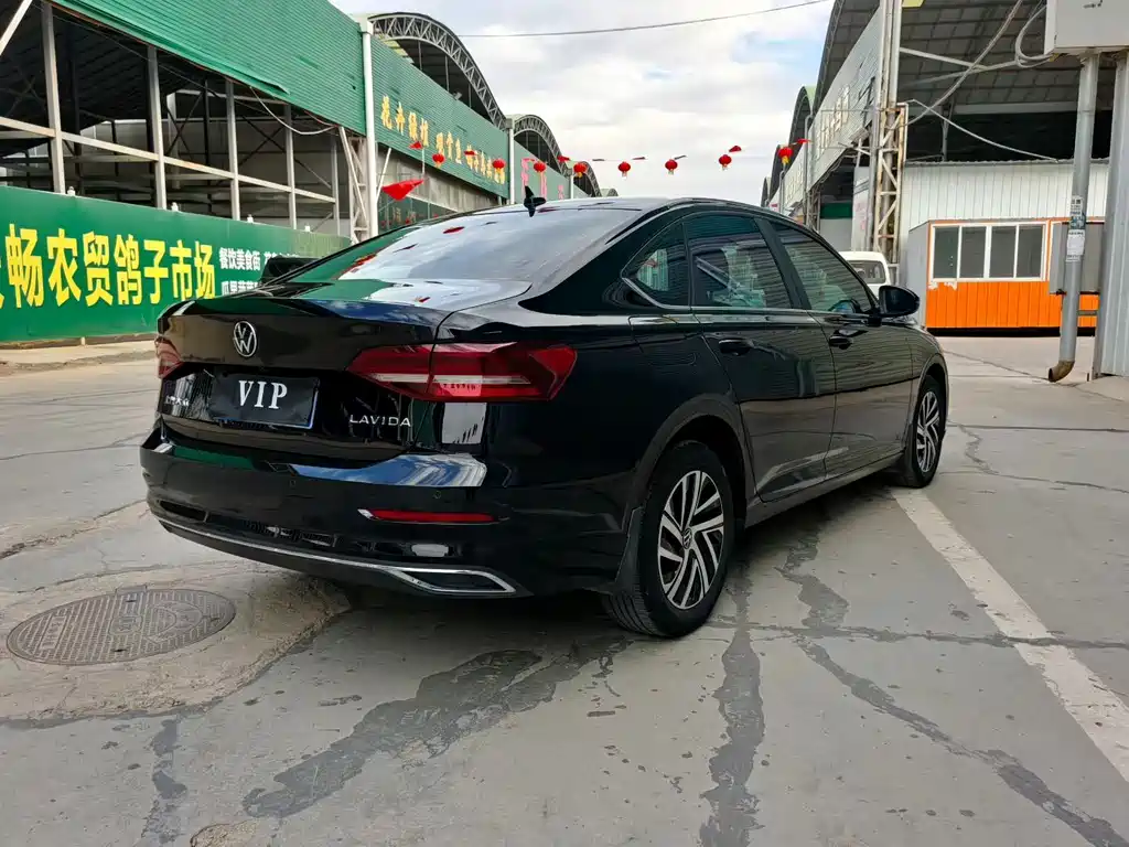 Volkswagen Lavida — миниатюра 5