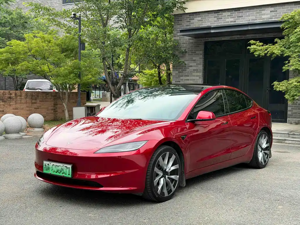 Tesla Model 3 2023