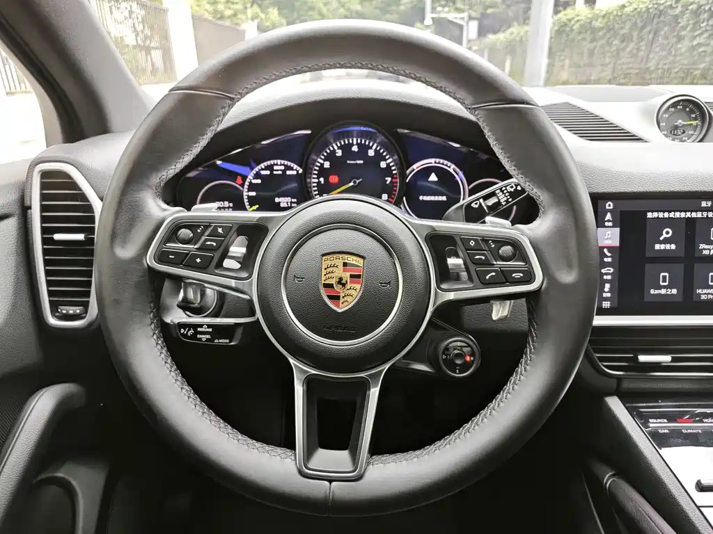 Porsche Cayenne Hybrid — миниатюра 18