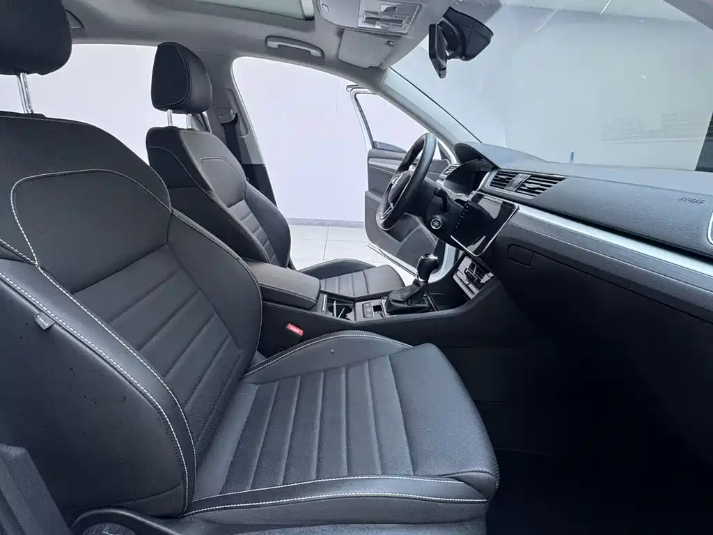 Skoda Superb — миниатюра 12